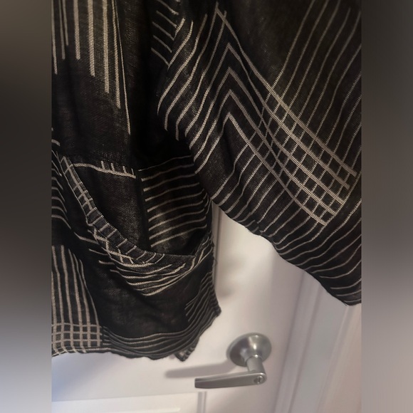 Black and Tanned Sweater - Picture 6 of 7